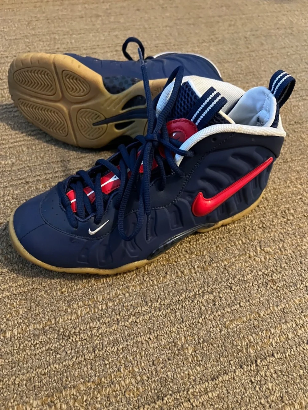 Boy’s Foamposite in Excellent Condition